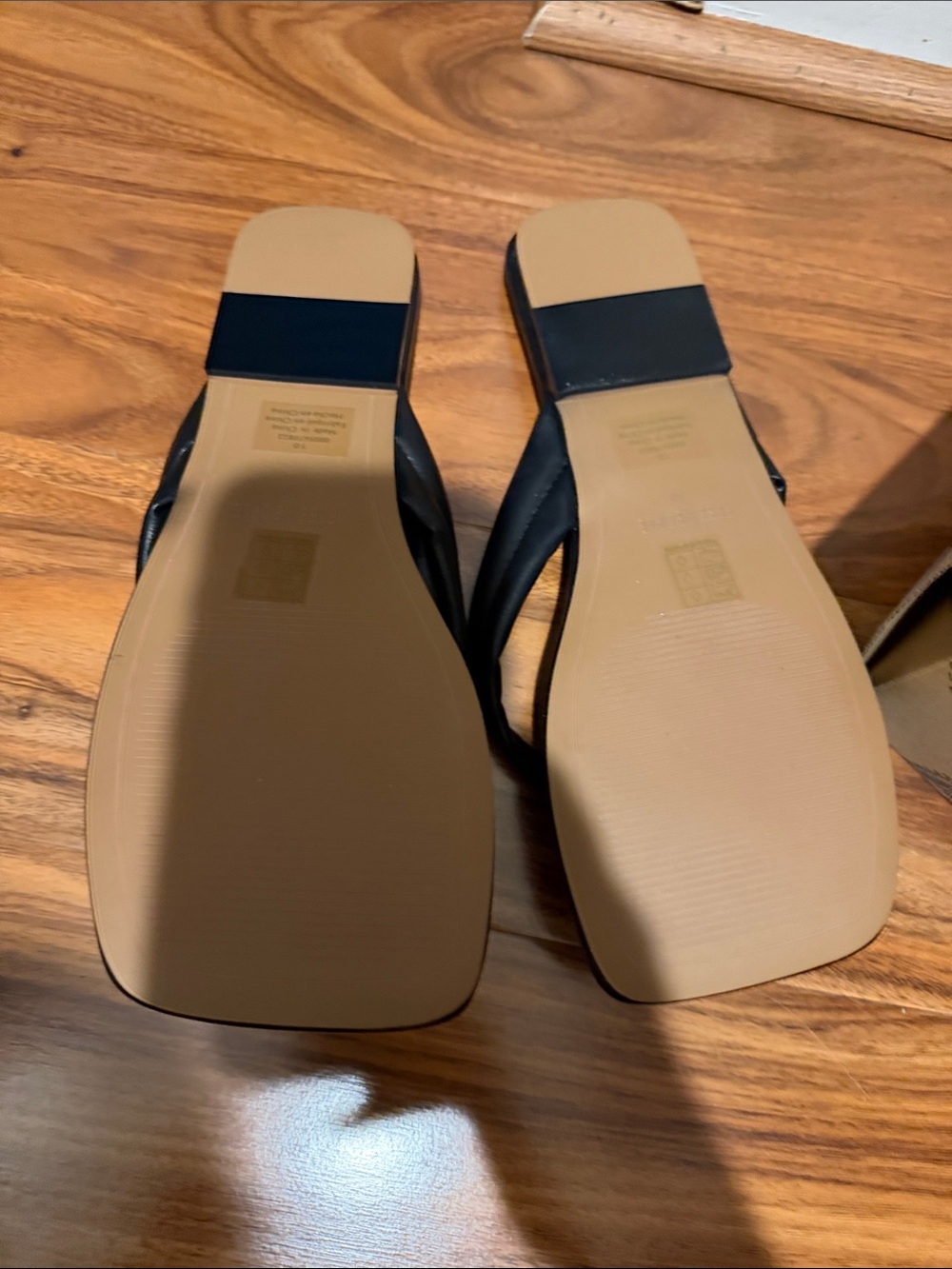 Free People Black Padded Square-Toe Thong Sandals - Picture 2 of 5